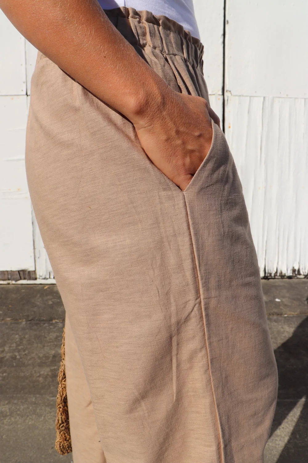 Elastic Cotton 3/4 Pant In Latte