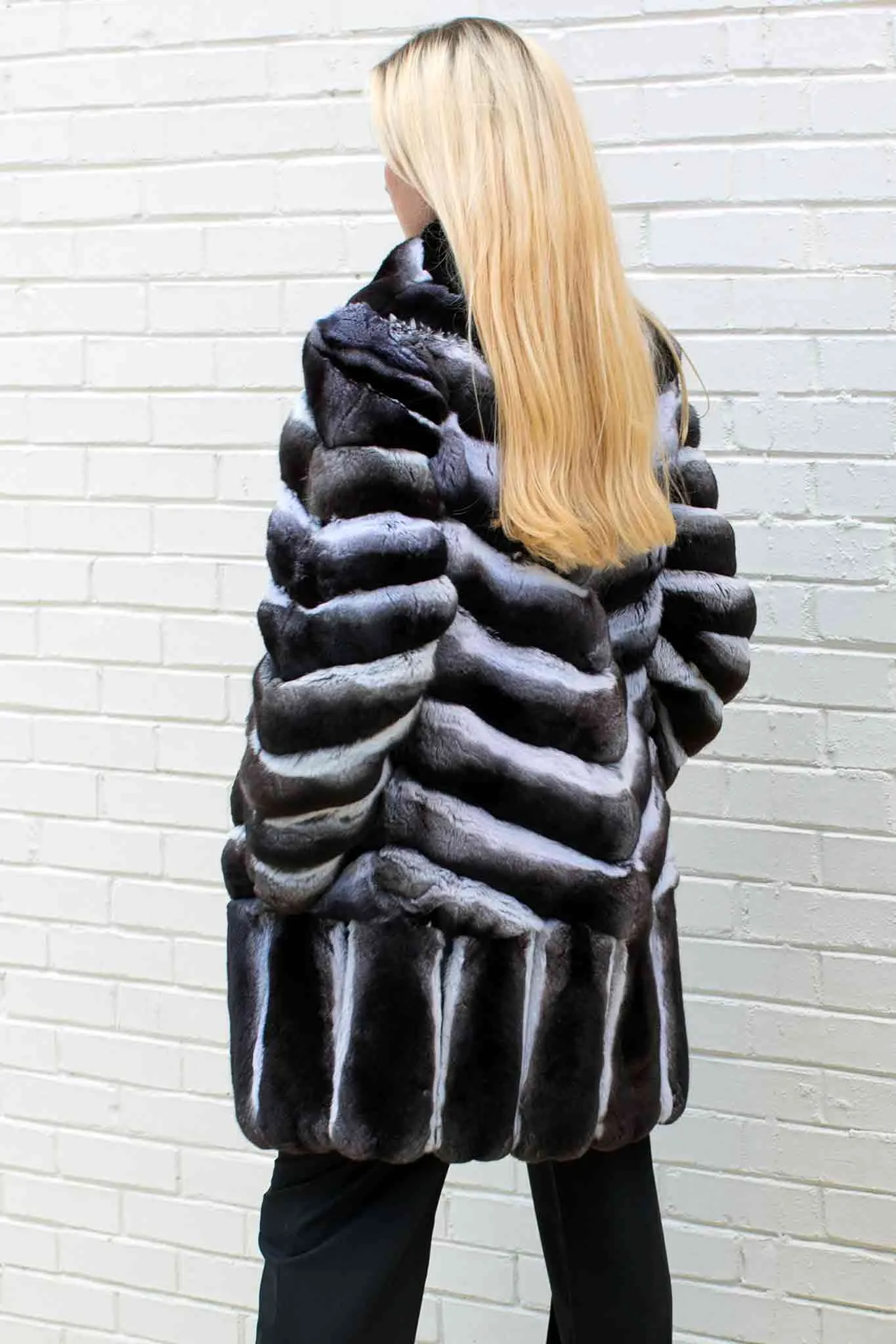 Natural Chinchilla Fur Stroller with Vertical Skin on Skin Border at Bottom